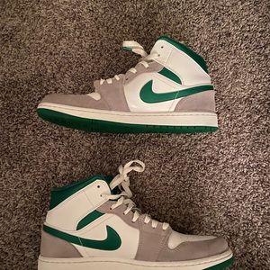 Jordan 1 mid se “grey pine green”